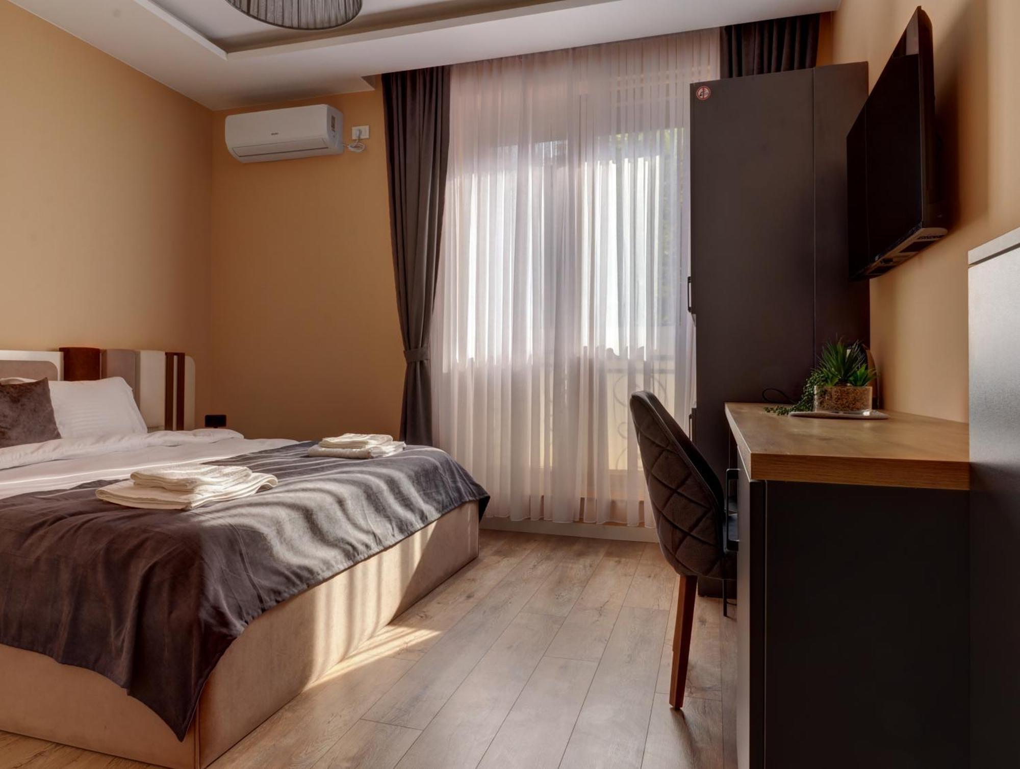 بريشتاين Midtown Prishtina Stays - Central Location المظهر الخارجي الصورة