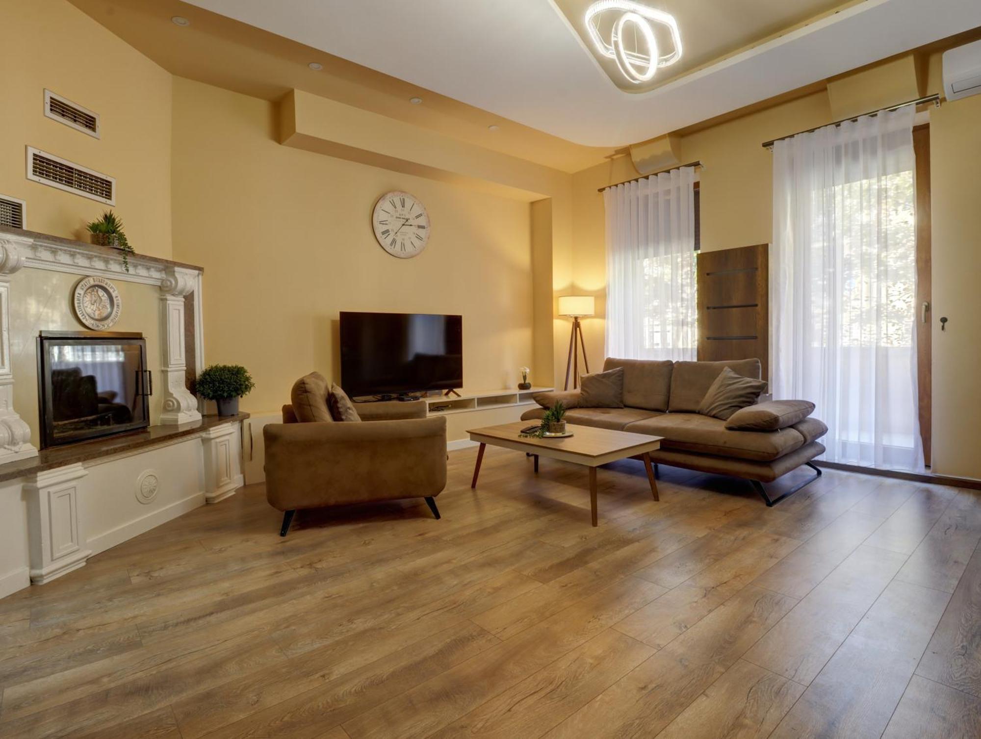 بريشتاين Midtown Prishtina Stays - Central Location المظهر الخارجي الصورة