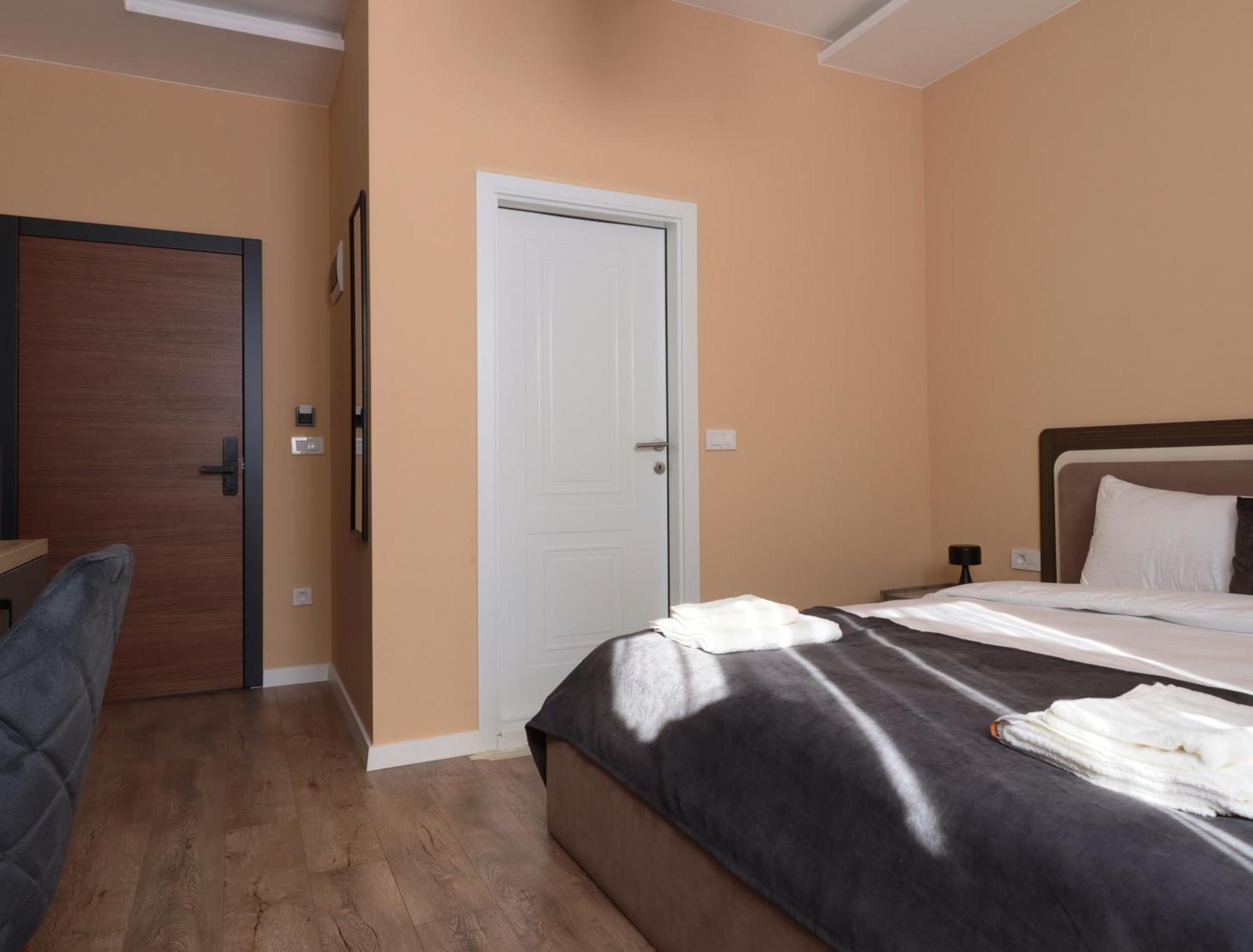 بريشتاين Midtown Prishtina Stays - Central Location المظهر الخارجي الصورة