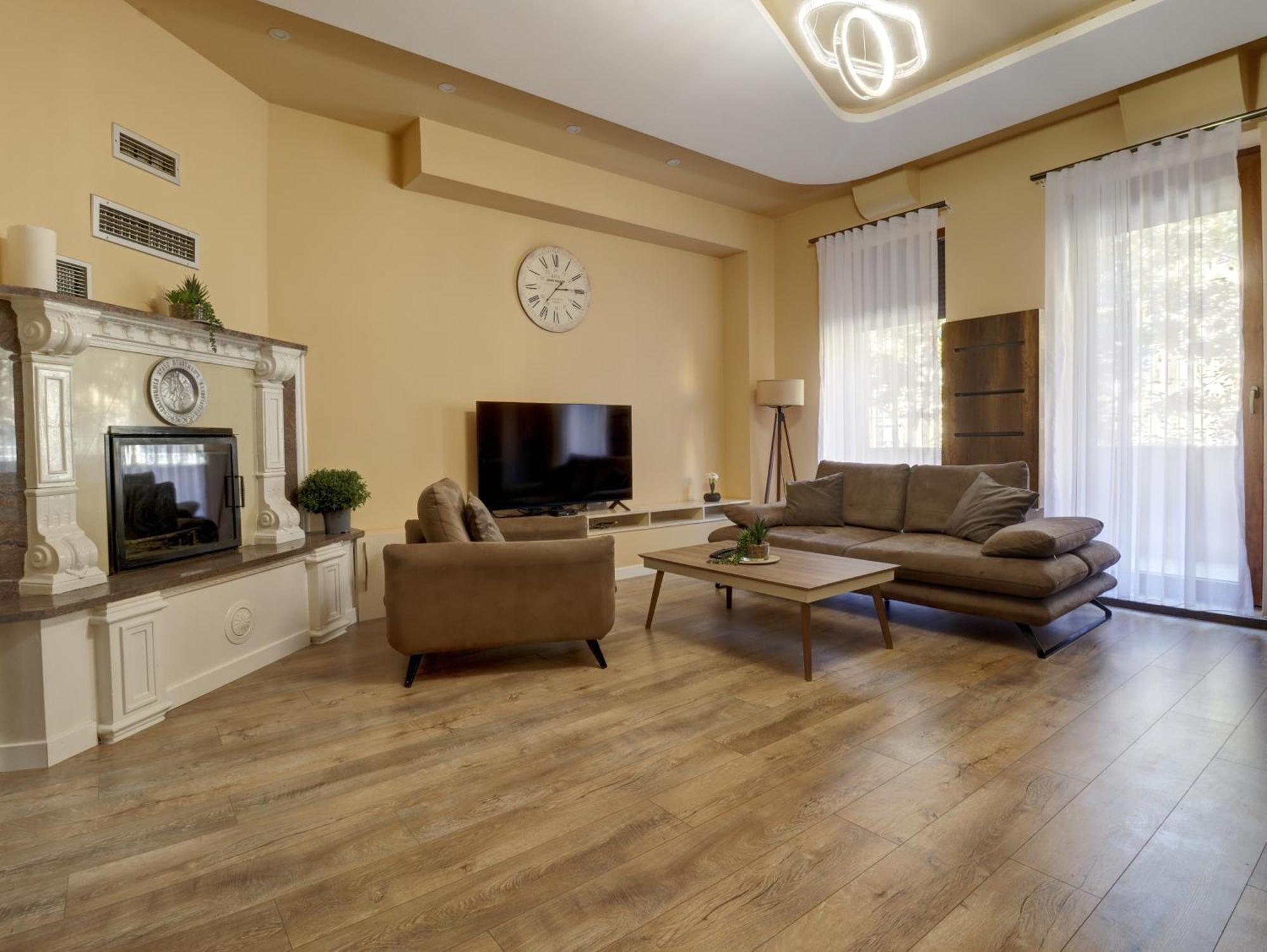 بريشتاين Midtown Prishtina Stays - Central Location المظهر الخارجي الصورة