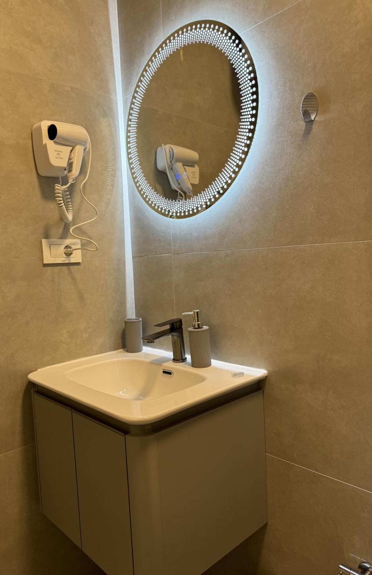 بريشتاين Midtown Prishtina Stays - Central Location المظهر الخارجي الصورة