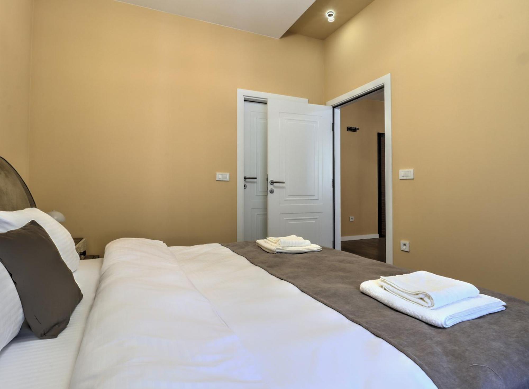 بريشتاين Midtown Prishtina Stays - Central Location المظهر الخارجي الصورة