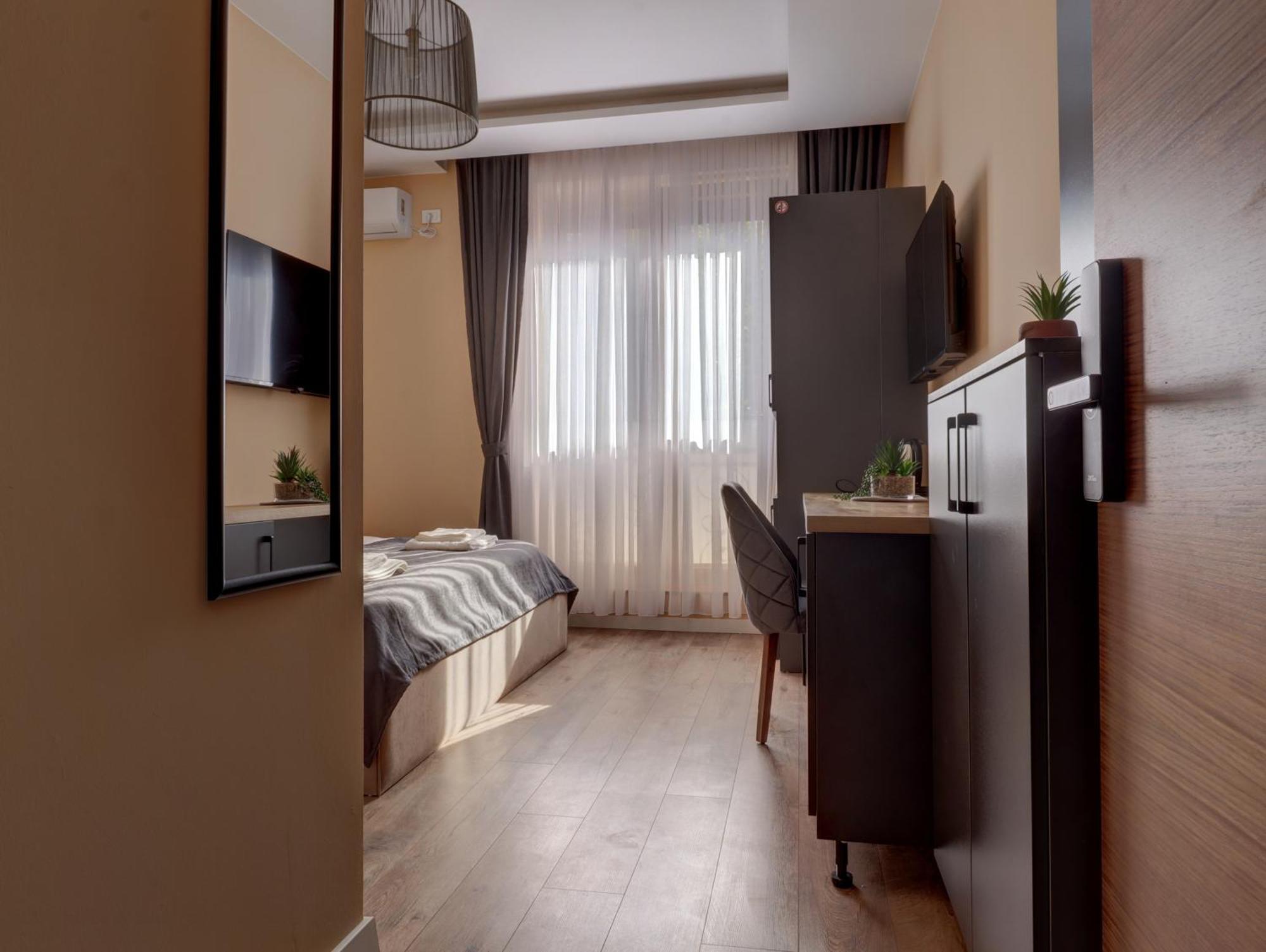 بريشتاين Midtown Prishtina Stays - Central Location المظهر الخارجي الصورة
