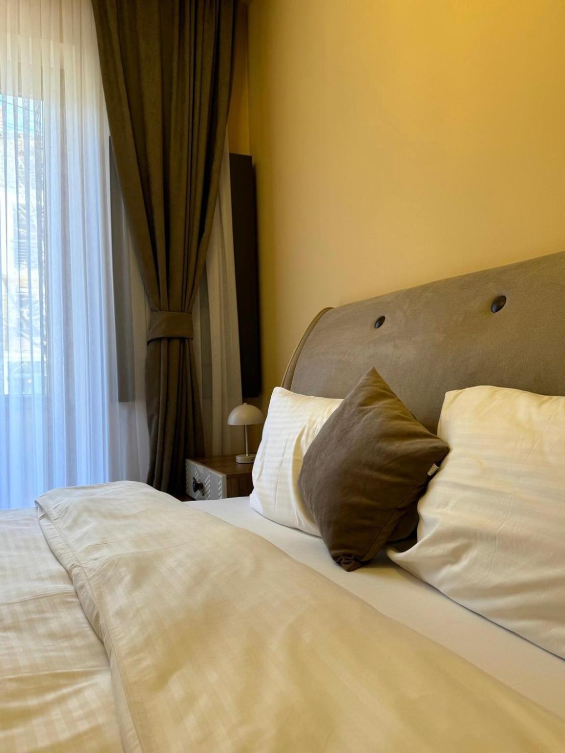 بريشتاين Midtown Prishtina Stays - Central Location المظهر الخارجي الصورة