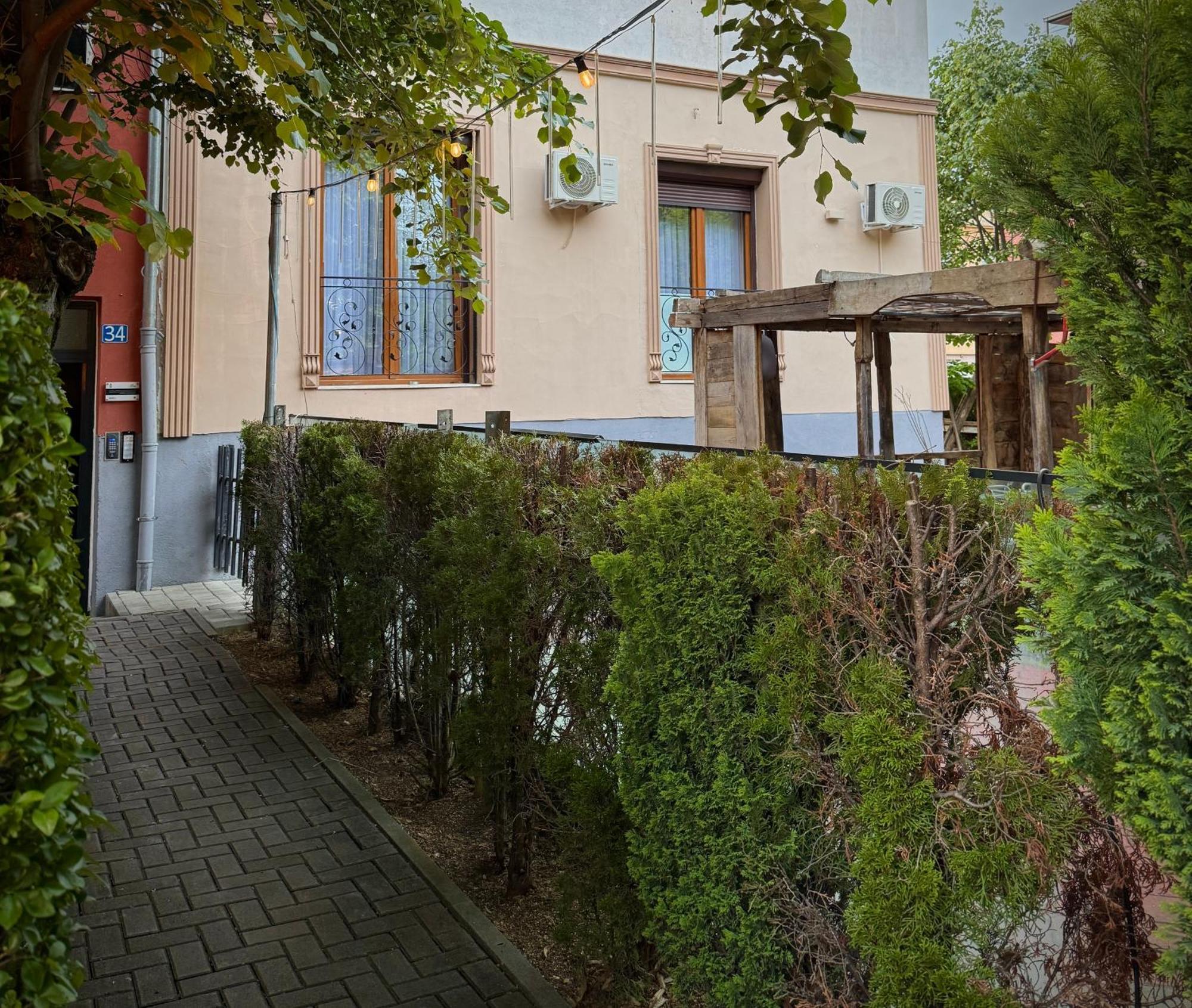 بريشتاين Midtown Prishtina Stays - Central Location المظهر الخارجي الصورة